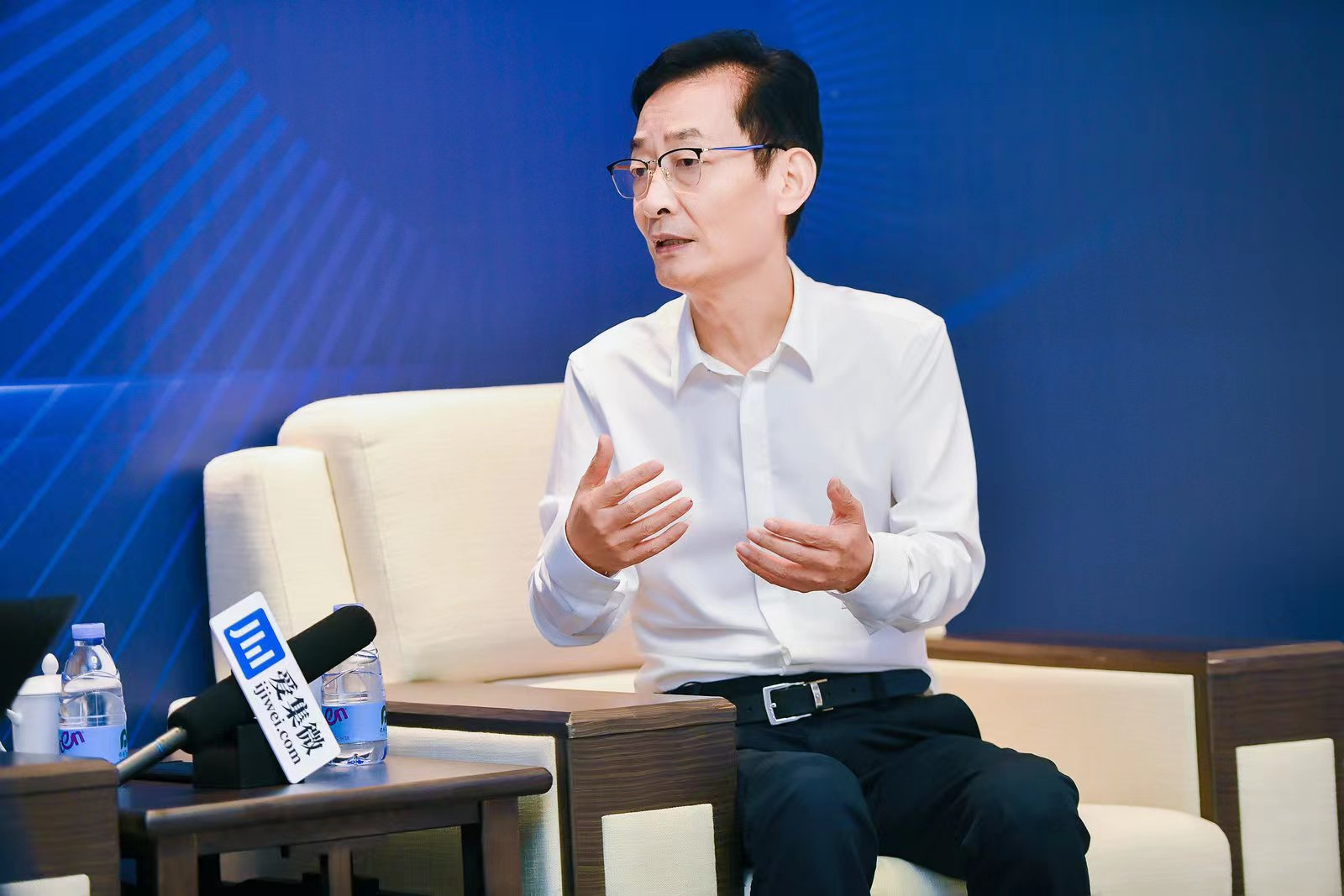 【打造】于燮康：找准定位发展地方产业打造良好营商环境；南山集团、奇勇半导体等项目签约宜兴；吉安庐陵设立10亿元产业发展基金